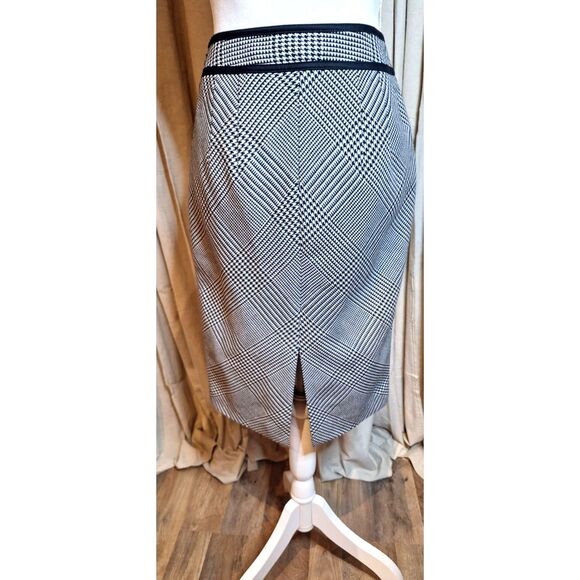 White House Black Market Houndstooth Plaid Pencil Skirt Sz 0 - Picture 5 of 7